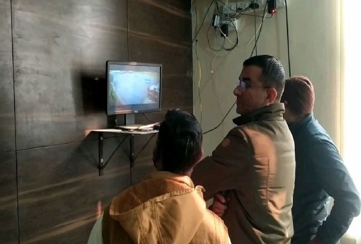 miscreants robbed the woman hostage in the flat in vrindavan