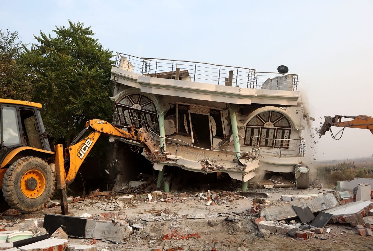 Bulldozer on the property of mafia atik