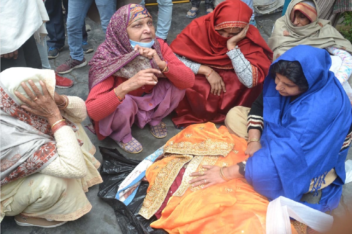 woman sub inspector suicide case A special dish was made in mess on New Year by insistence