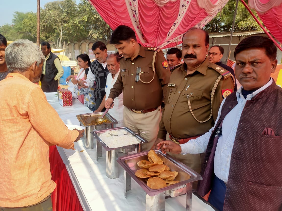 Shyam devotees started kitchen for the needy
