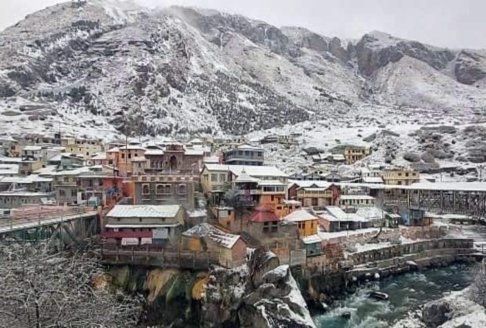 Weather Forecast Today Update in Uttarakhand News: Snowfall in Hilly Area and Rainfall increase Bitter Cold photos