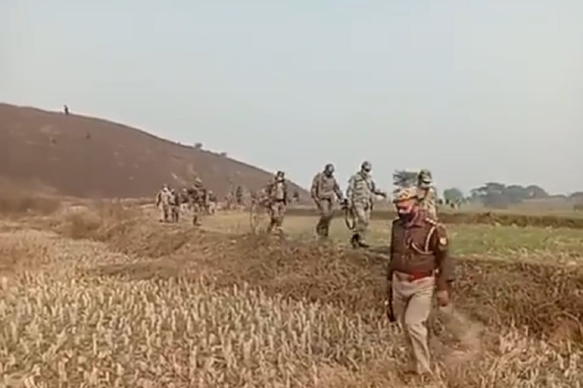 UP Bihar border naxalite movement Sonbhadra Police and PAC alert 