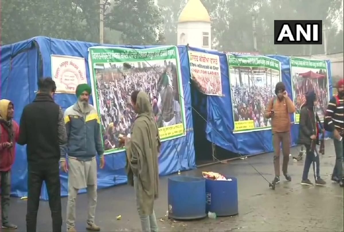 Farmers continues their protest on borders even after heavy rain and cold 