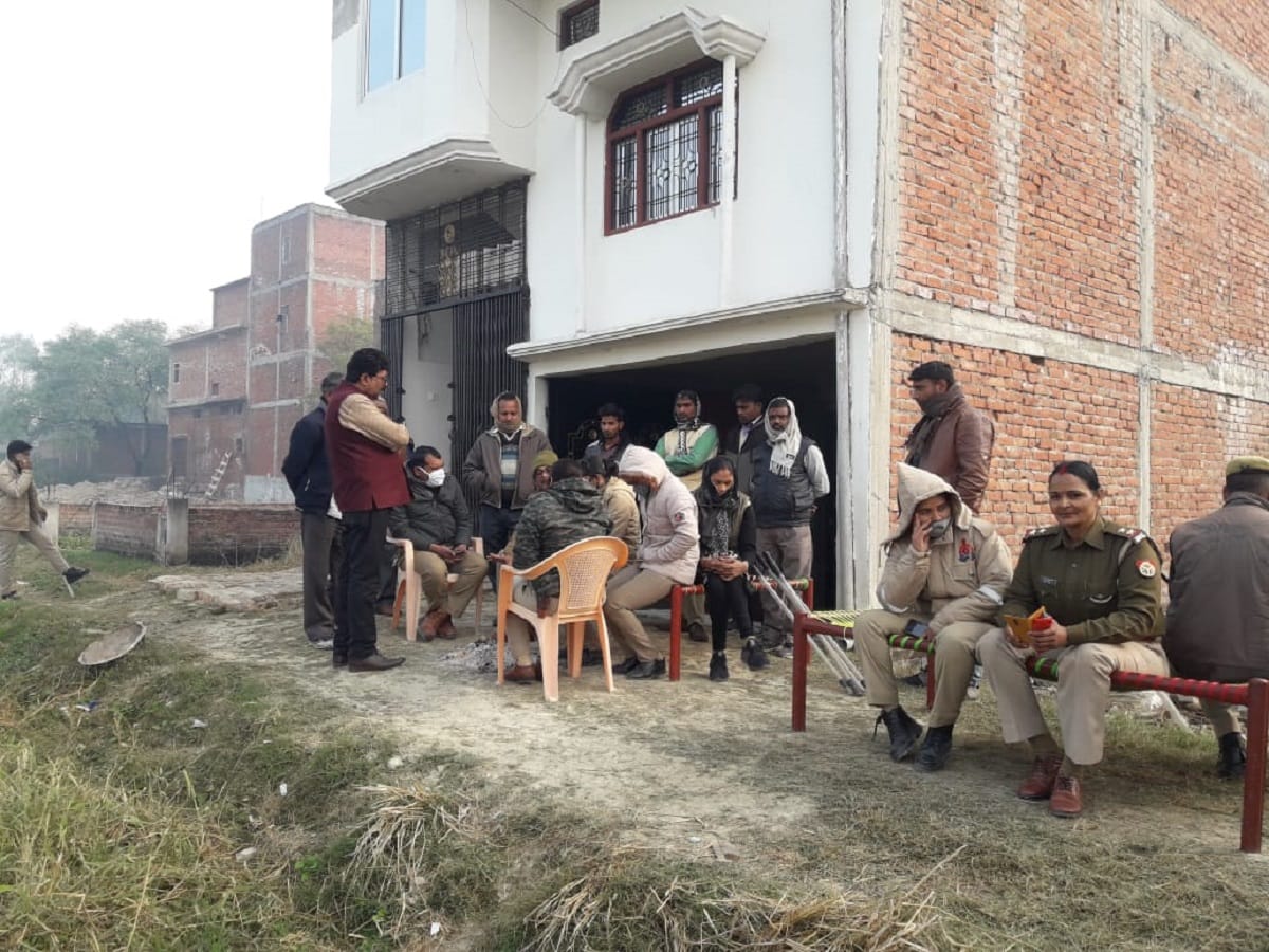 Two ITI students strangled a muffler and killed an innocent child a student is his teacher in jaunpur