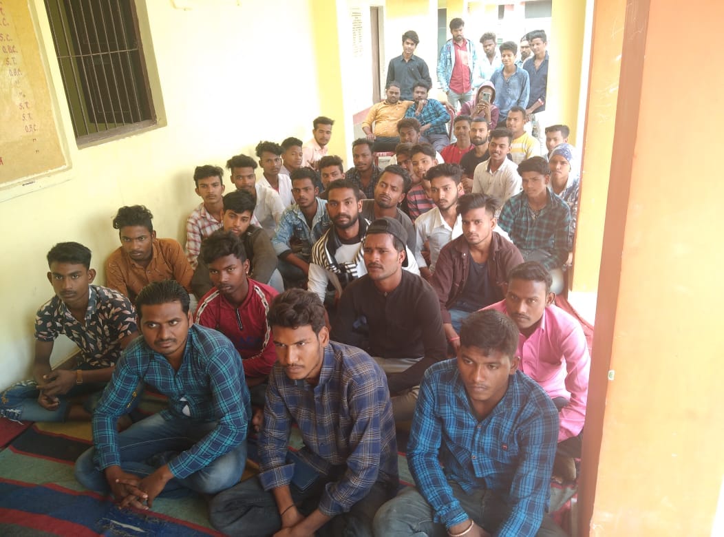 Village committees started to be formed to make Duddhi a district