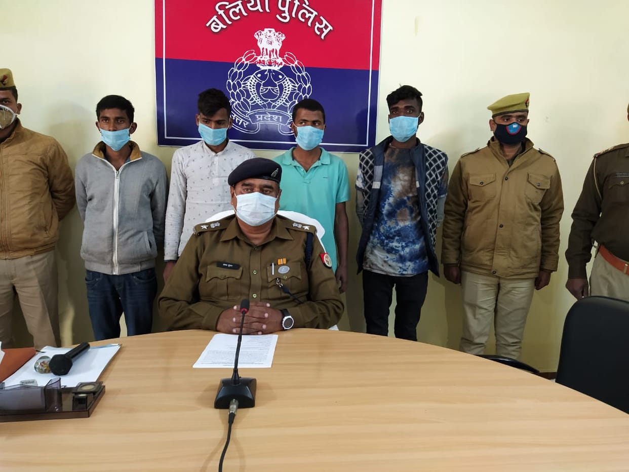Three arrested with theft and robbery