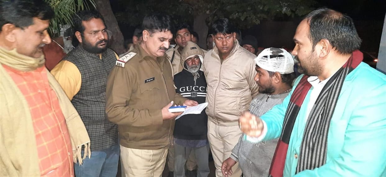 Hathras: Youth set himself on fire in front of former minister, commotion