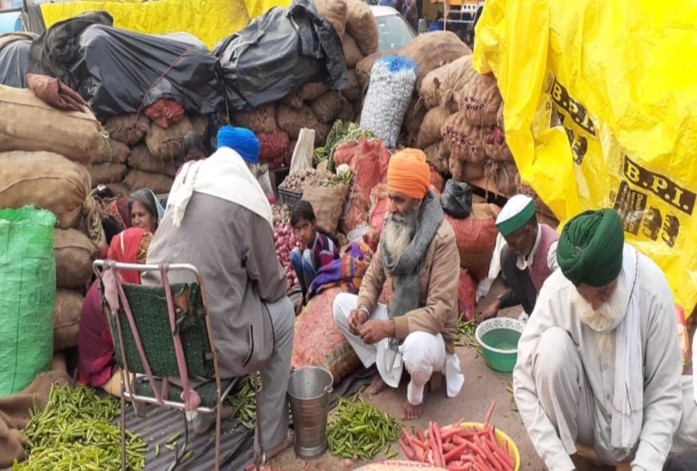 kisan andolan Latest News: Uttarakhand Farmer Protest on Delhi Border in Bitter cold weather photos