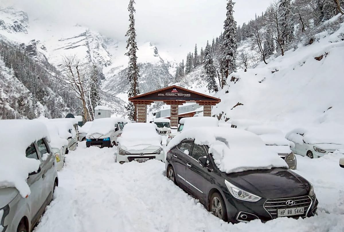 himachal weather update: yeloow and orange alert in himachal pradesh heavr rain alert in himachal heavy snowfall alert in himachal pradesh