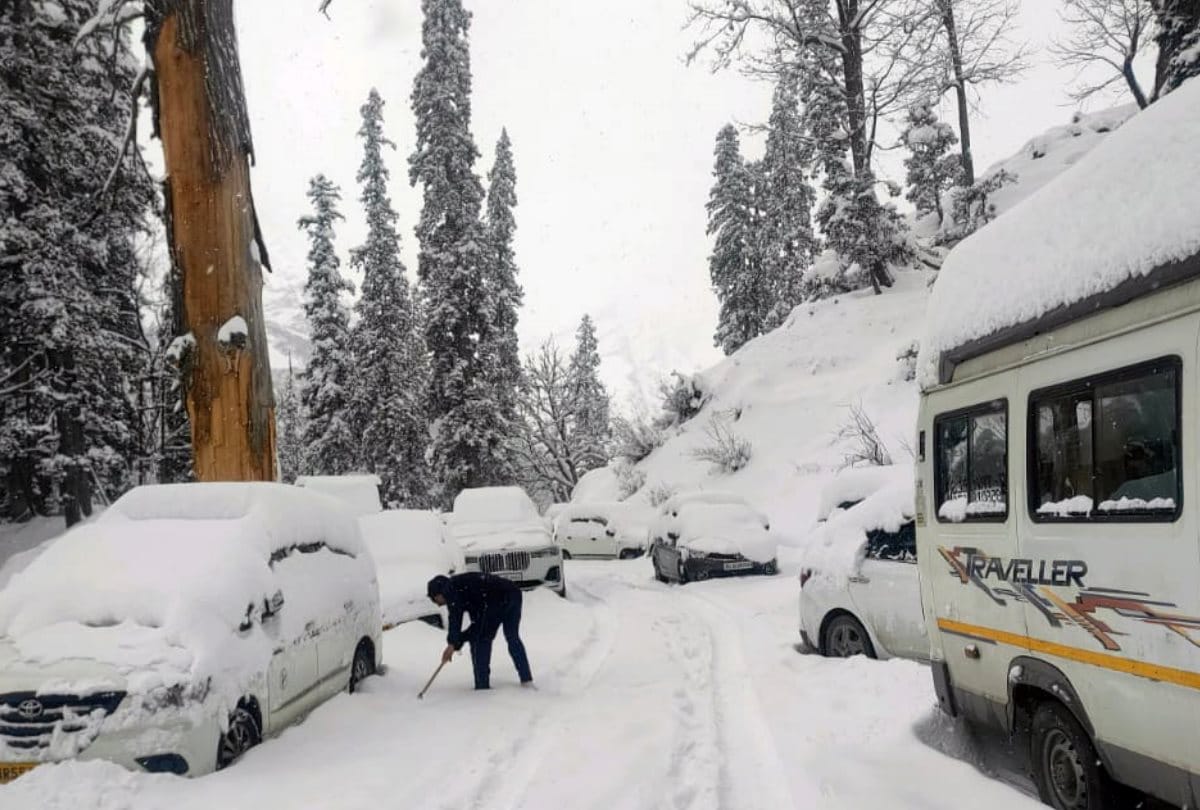 himachal weather update: yeloow and orange alert in himachal pradesh heavr rain alert in himachal heavy snowfall alert in himachal pradesh