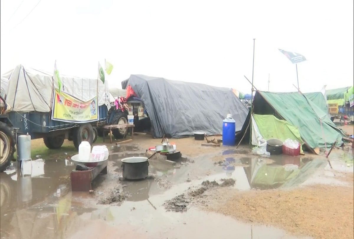 Heavy rainfall in Delhi affects Farmers protest enters the camp of farmers
