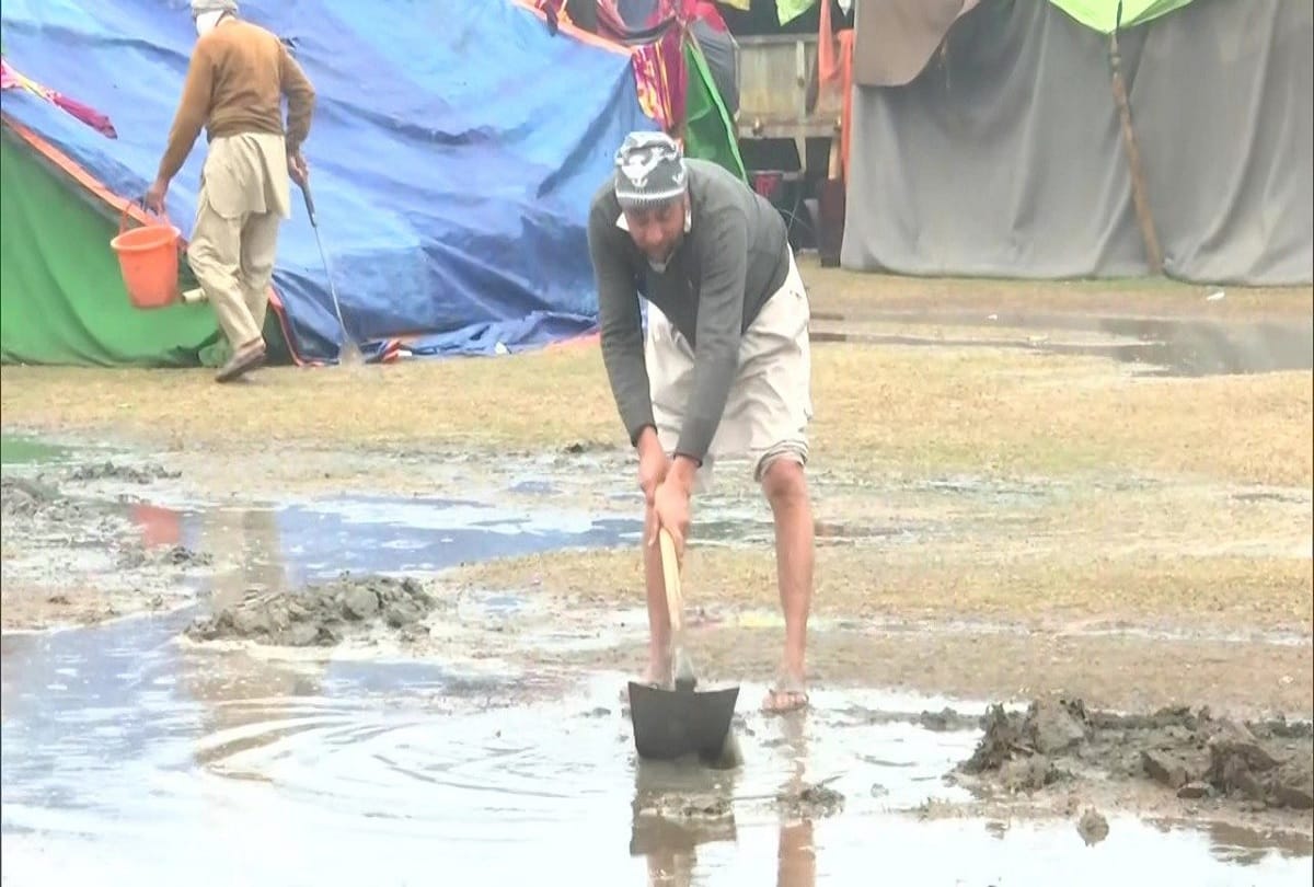 Heavy rainfall in Delhi affects Farmers protest enters the camp of farmers