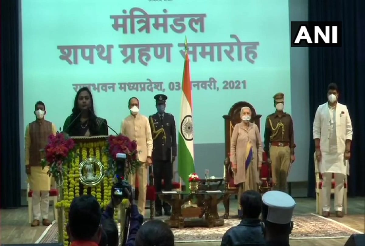 shivraj cabinet extension live updates jyotiraditya scindia supporting mla taking oath as ministers