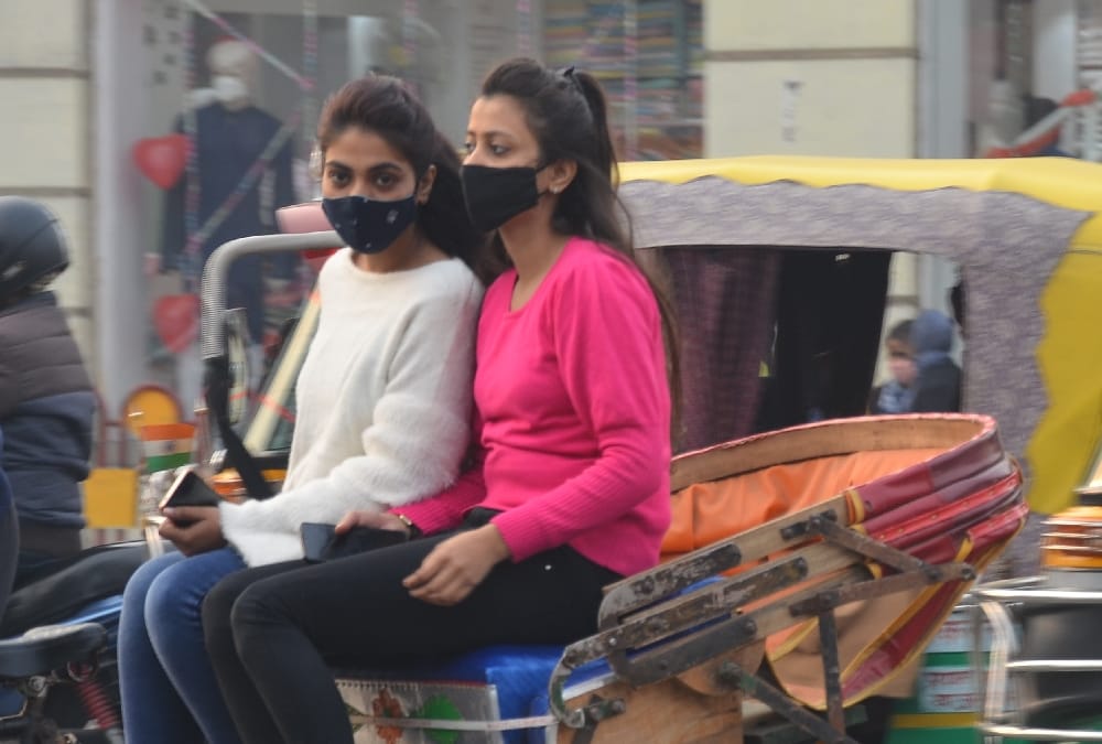 Weather update in Lucknow and nearby areas in Uttar Pradesh.