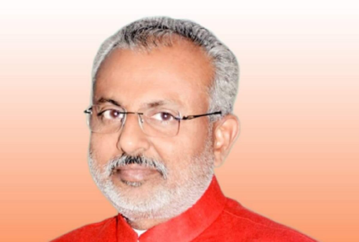 Raghuraj singh attacks akhilesh yadav and aashutosh sinha over their comment on corona vaccine