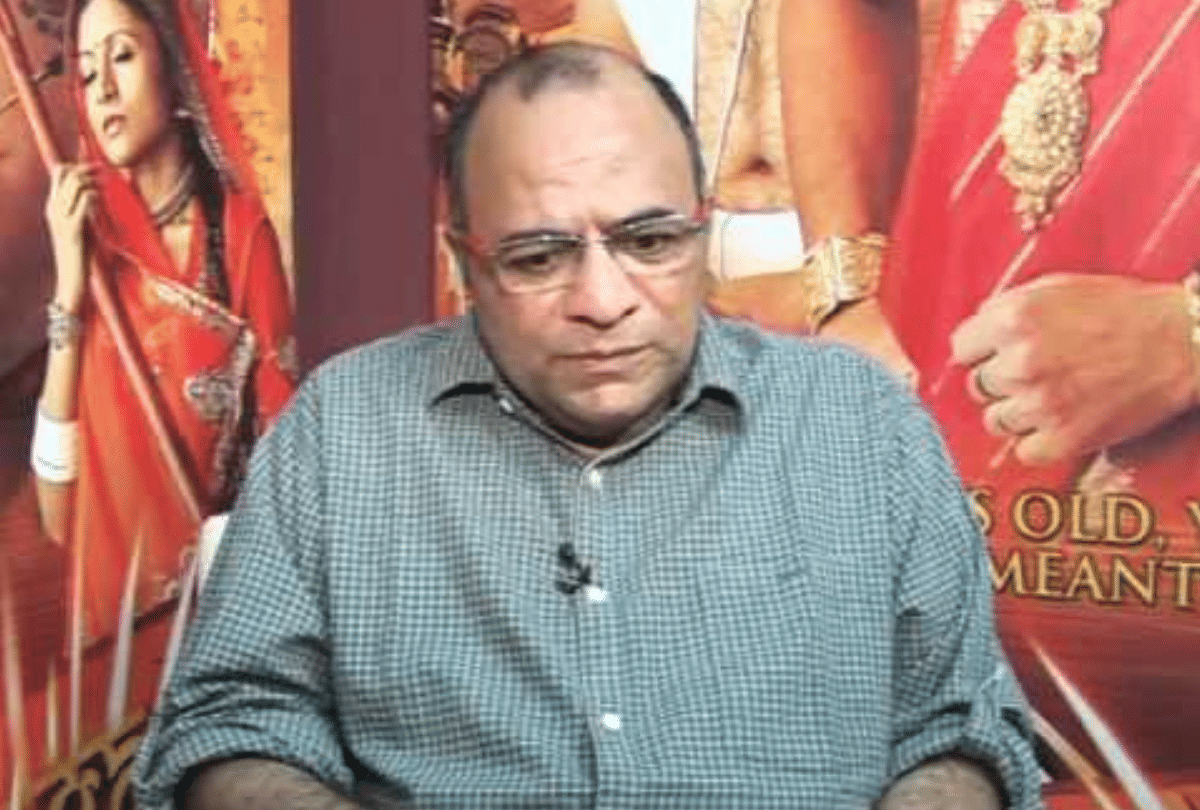 Aditya Chopra yash raj films remove Prithviraj director Chandraprakash Dwivedi know the truth