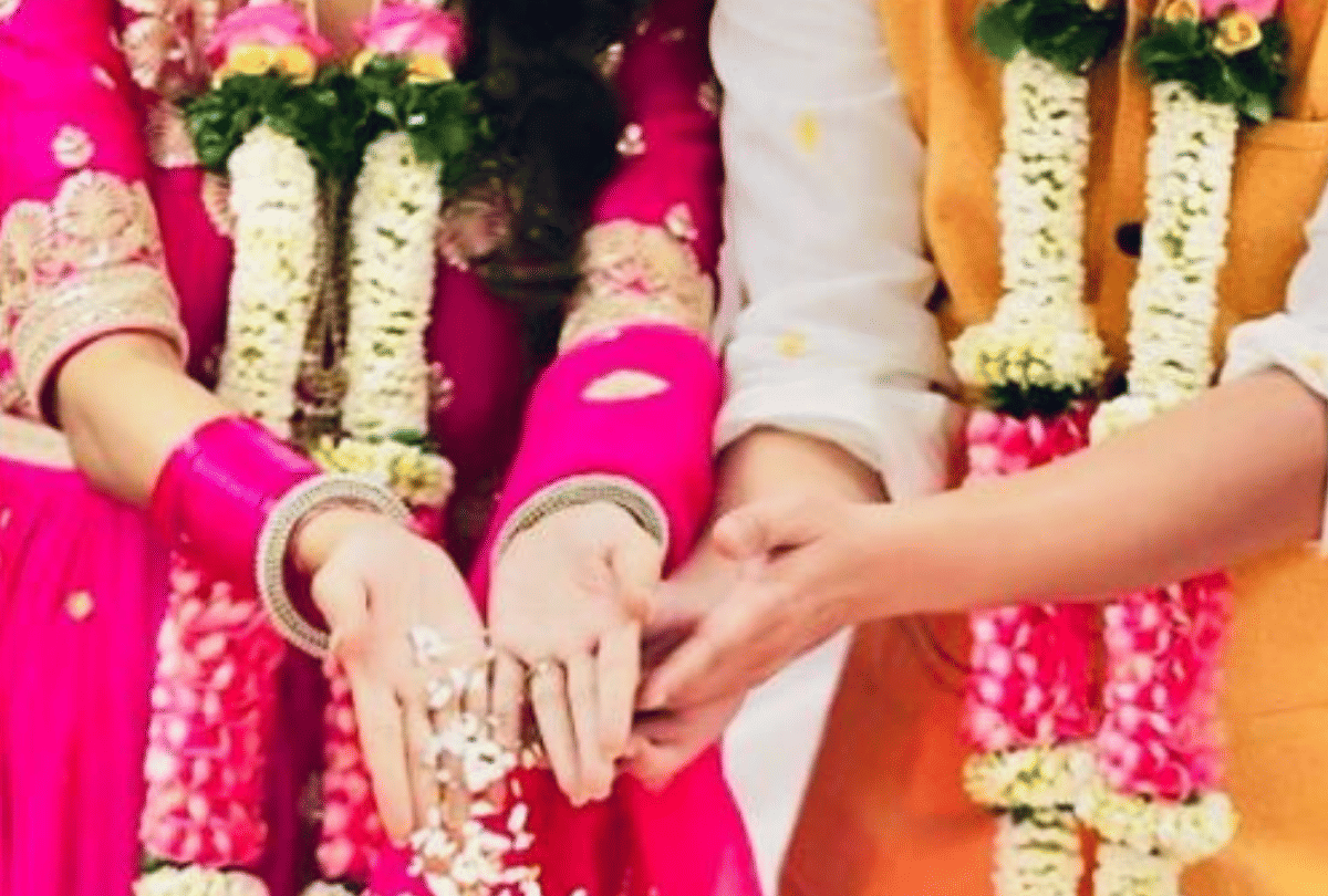 Screenwriters Kanika Dhillon and Himanshu Sharma tie the knot pictures gone a viral