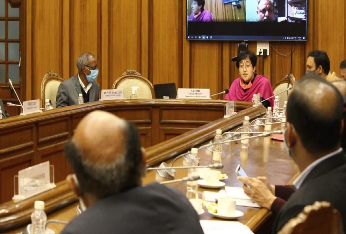 Environment Committee summoned the 3 MCD today regarding rising dust levels and air pollution in Delhi: AAP MLA Atishi