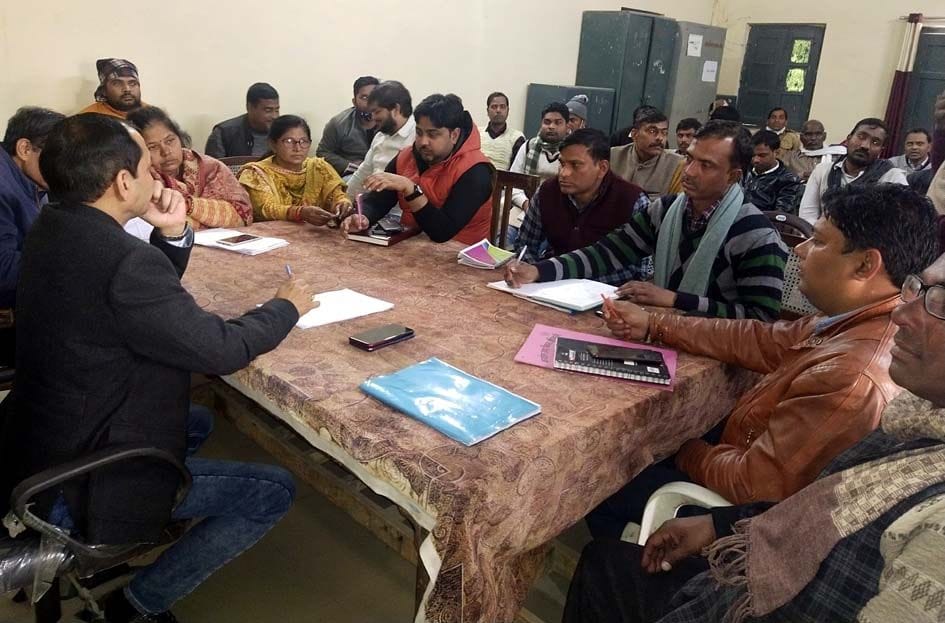 manarega kee dheemee pragati par beedeeo ne sachivon ko lagaee phatakaar