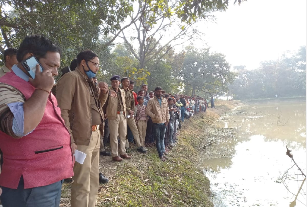 woman dead body found in puddle at gorakhpur