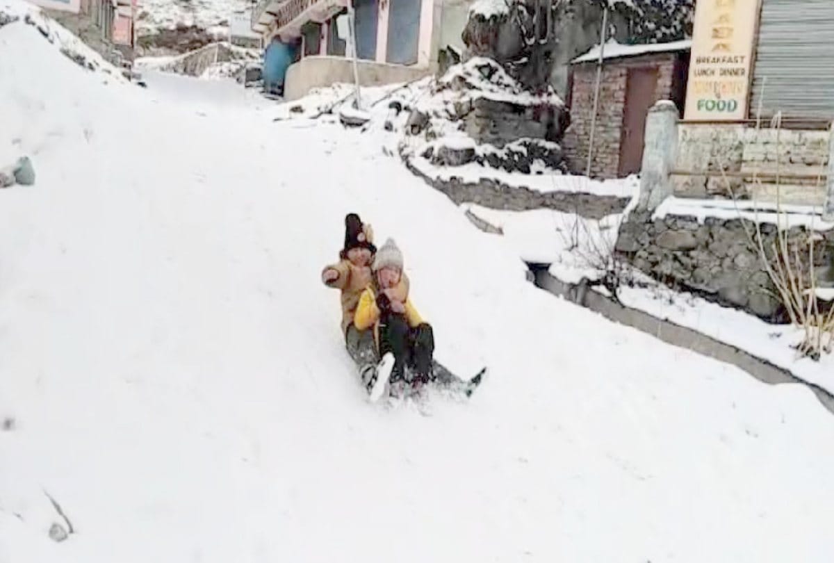 weather today: Orange yellow alert of heavy rainfall and snowfall in Himachal, Atal tunnel closed for second day