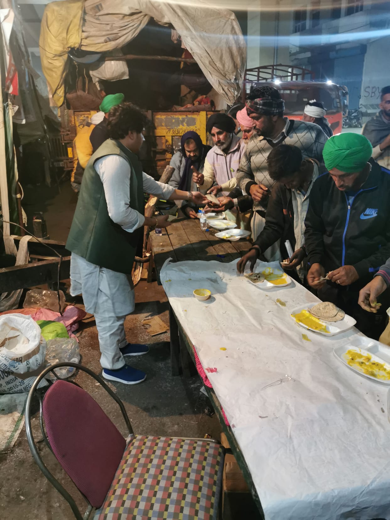 Despite the bad weather, the farmers remained in the movement on the 39th day