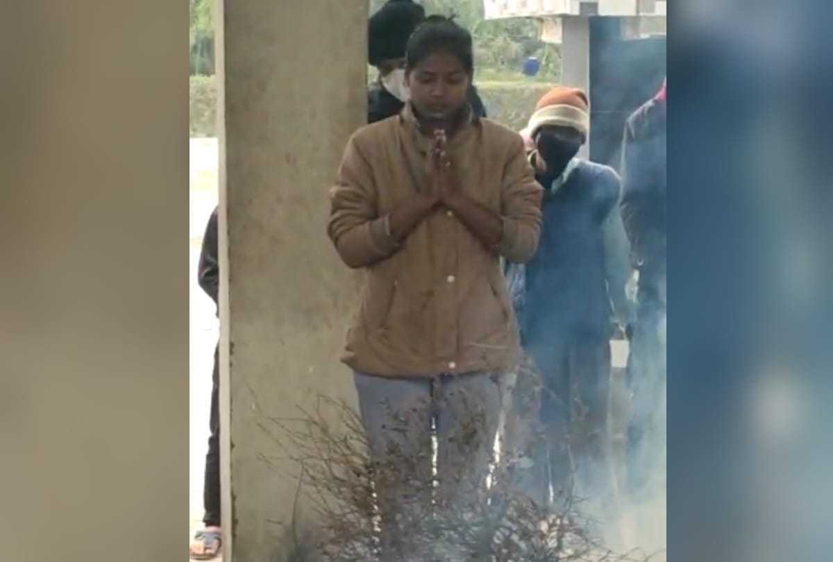Father Funeral By Daughter in jhansi of uttar pradesh