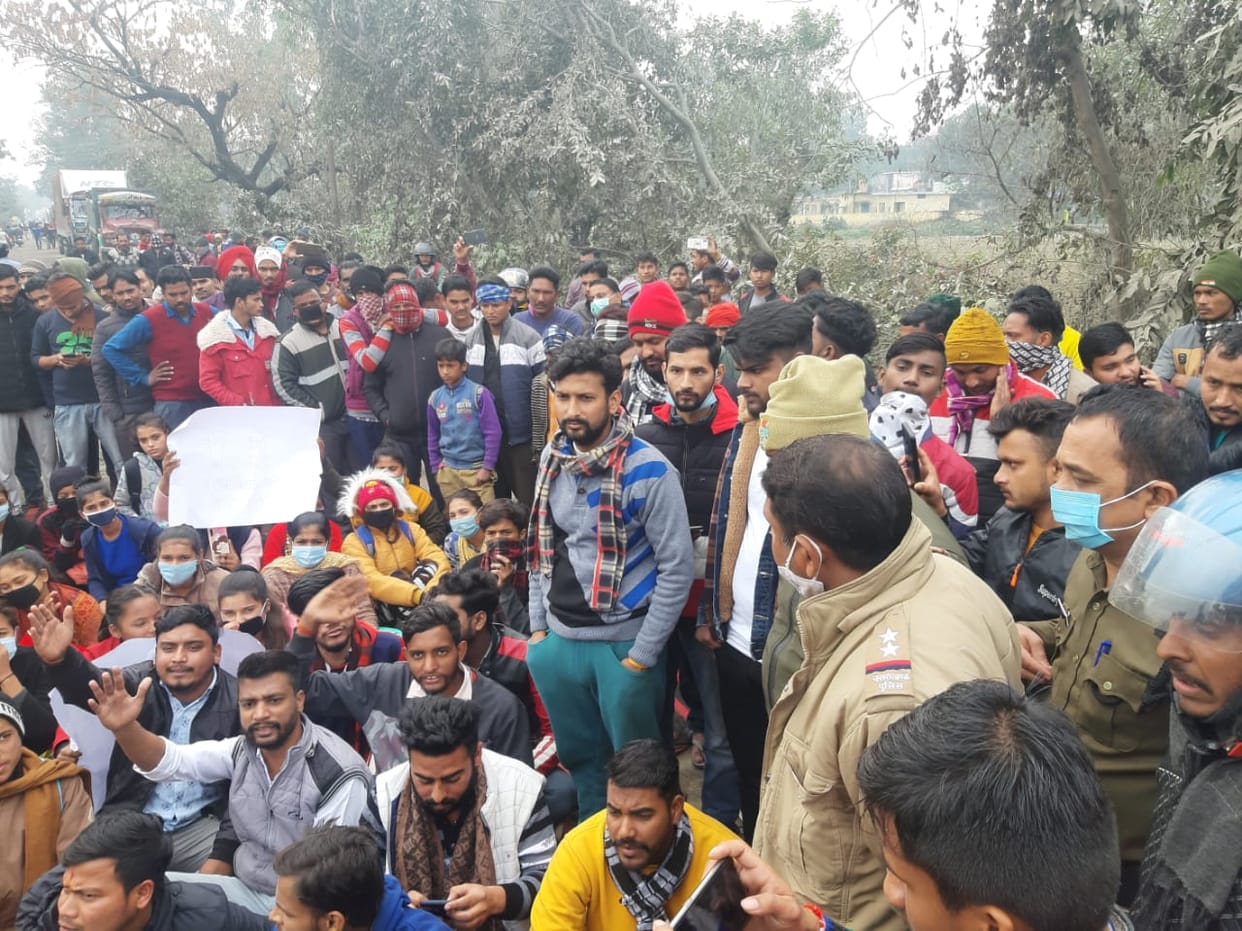 siraganj news : student protest against broken road and road accident