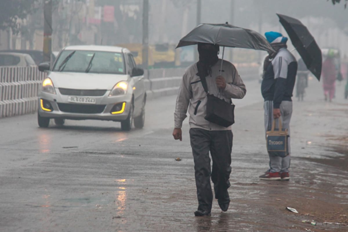 Delhi: Light rain continued for third consecutive day, hope for relief from tomorrow