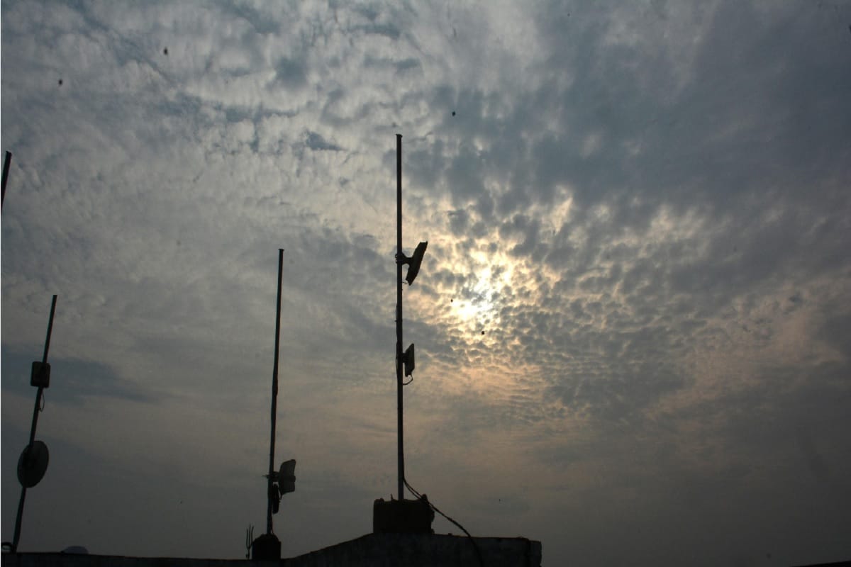 Weather Update Varanasi  Sun cloud continues humidity increased trouble