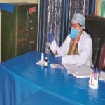पीलीभीत एनआरसी में जांच करती डॉ. नीता सक्सेना