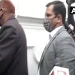 रॉबर्ट वाड्रा के घर पहुंचे आयकर विभाग के अधिकारी