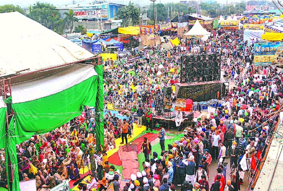 LED screens and loudspeakers installed on Singhu border to spread voice of farmers