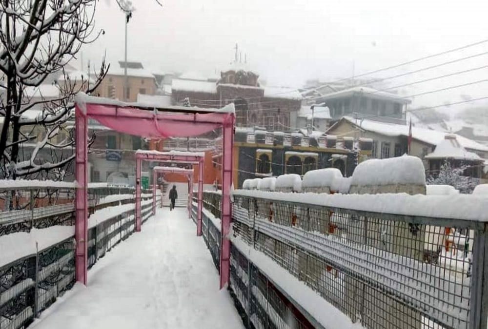 Uttarakhand Weather Forecast Today Updates: Fog in plains and Snowfall in Hilly Area