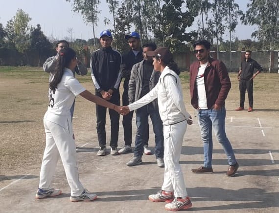 Meerut's team defeated Ghaziabad by four wickets