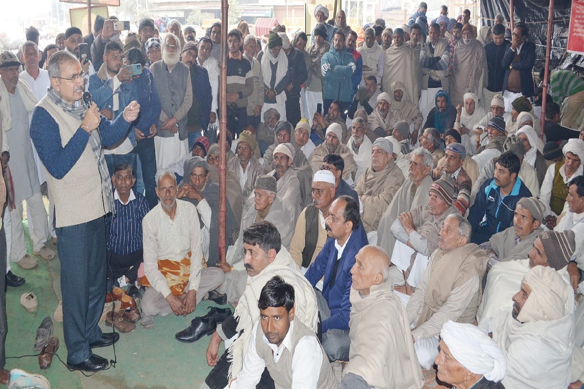 Baghpat News: farmer's protest continues in Baghpat and slogans against Modi government
