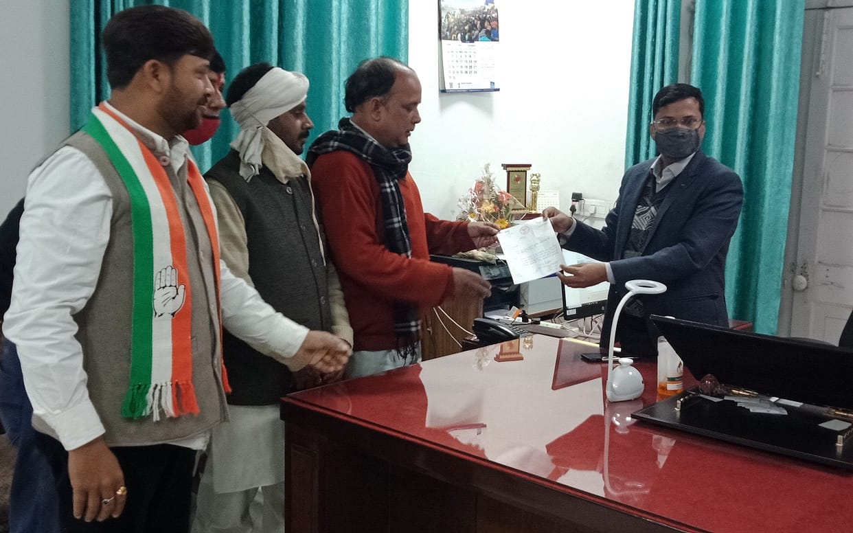 Phaphamau: Congressmen submitted memorandum for early construction of Basna bridge