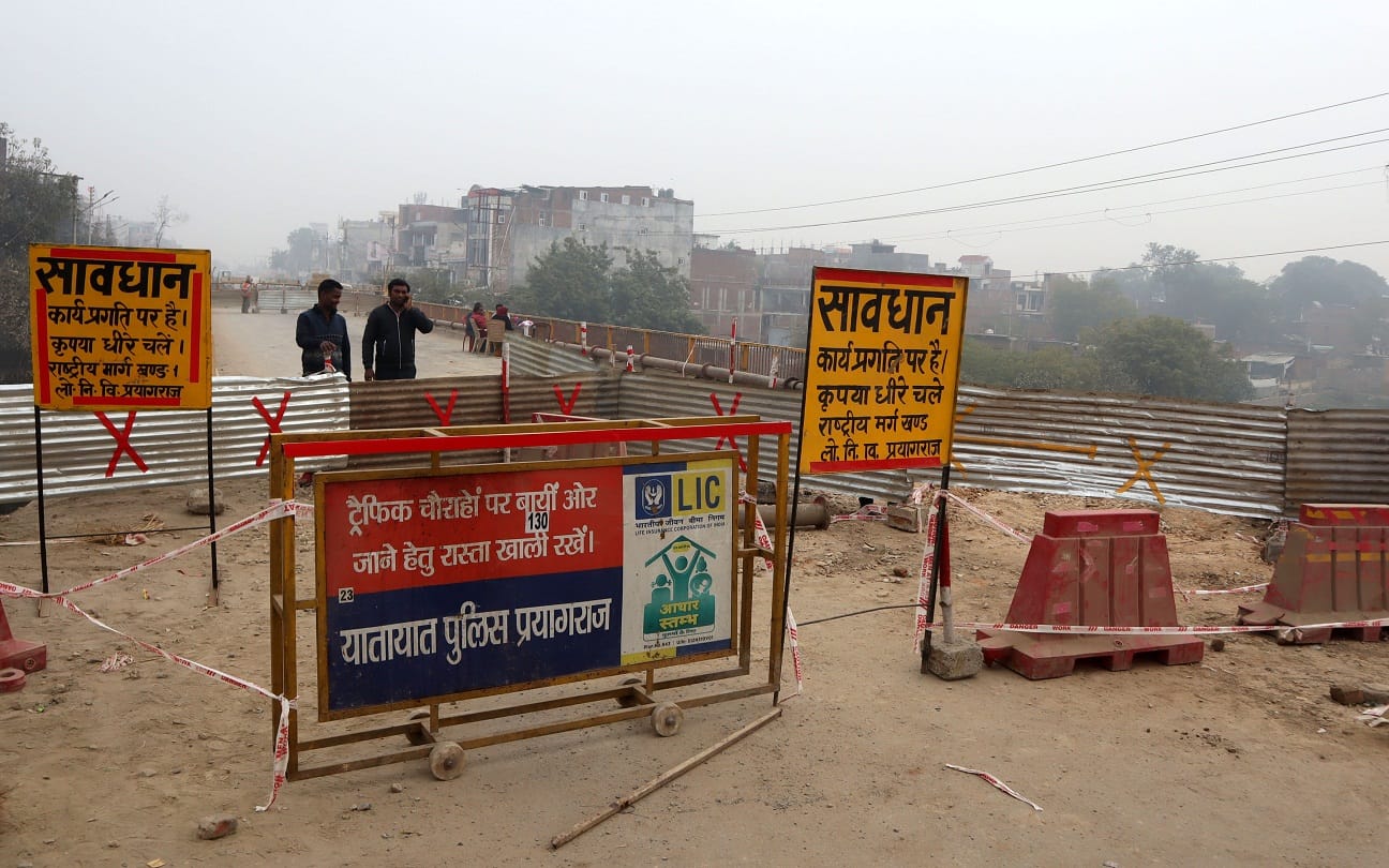 heavy traffic in Phaphamau town, alternative work started