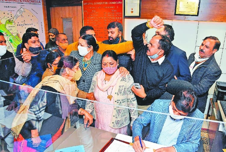 Chandigarh Municipal Corporation elections: Congress will support BJP rebel Chandravati Shukla in Nagar Nigam elections
