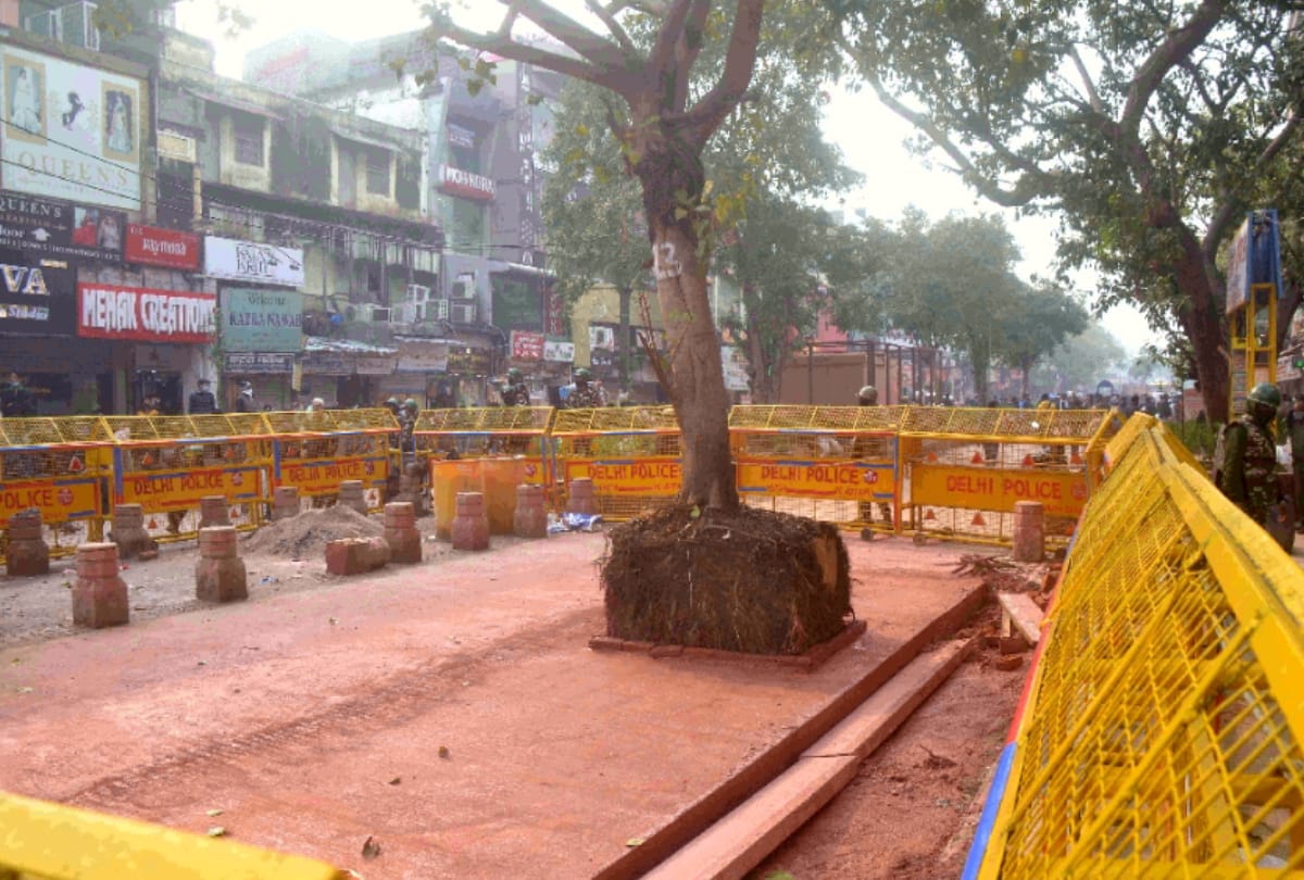 delhi chandni chowk hanuman temple vandalize bjp aap accusing each other for it