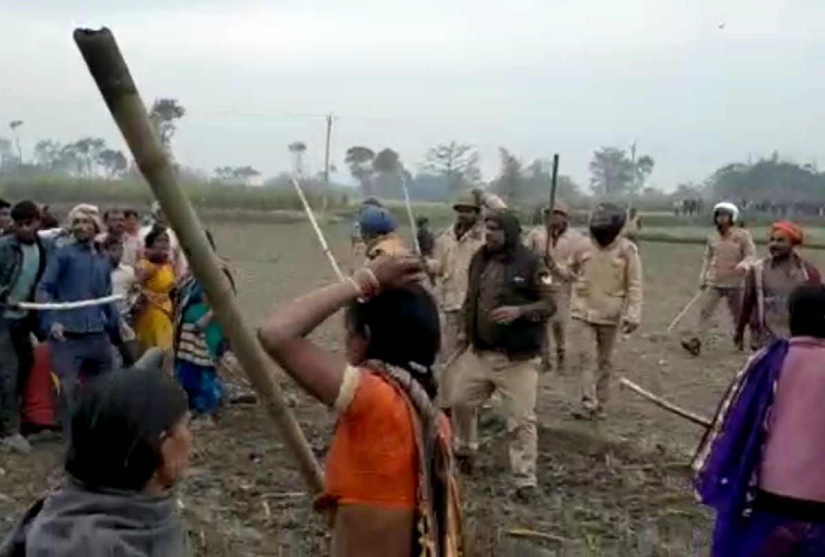 stone pelting on police in land dispute at kushinagar