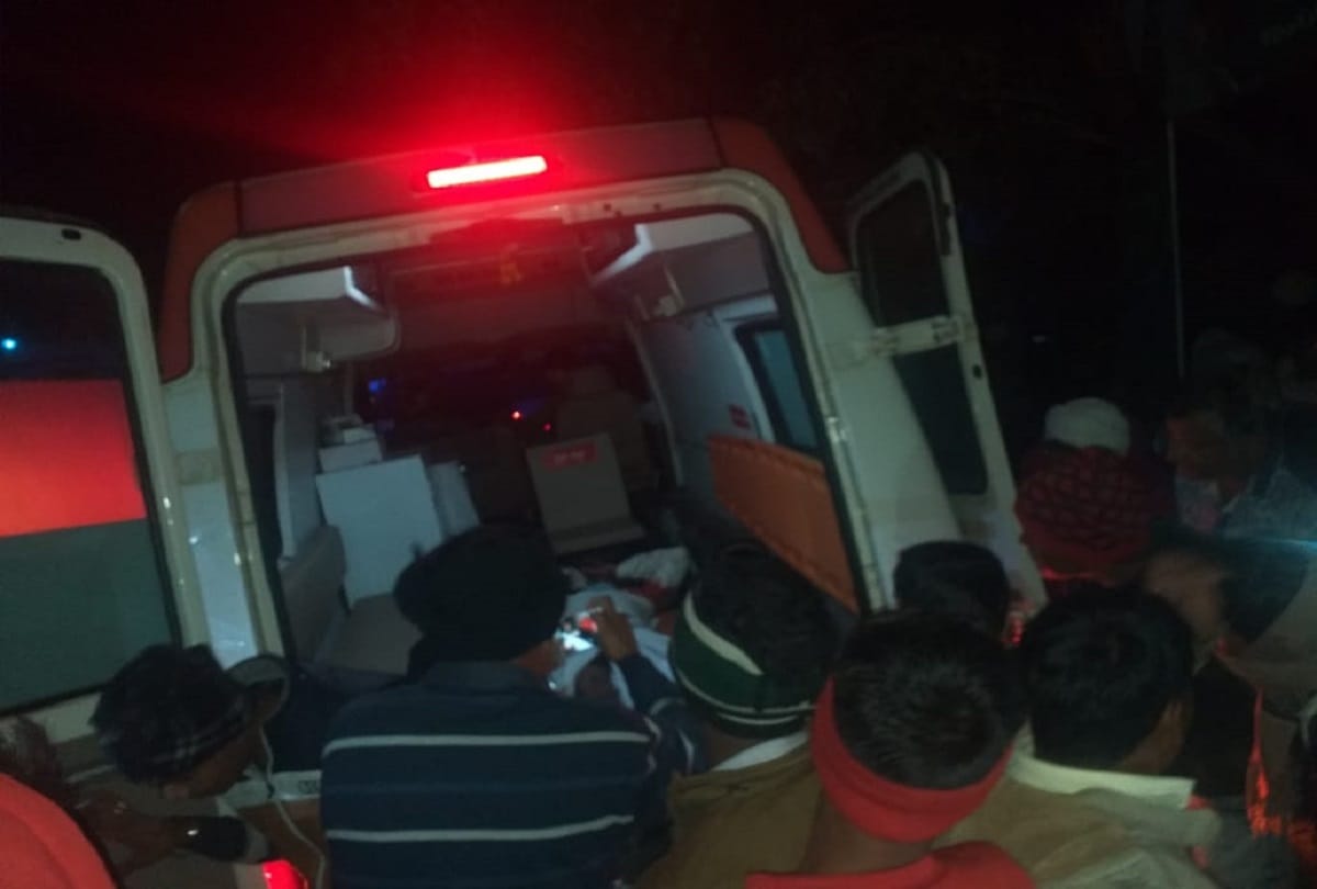 four pilgrims killed four injured in road accident in hathras