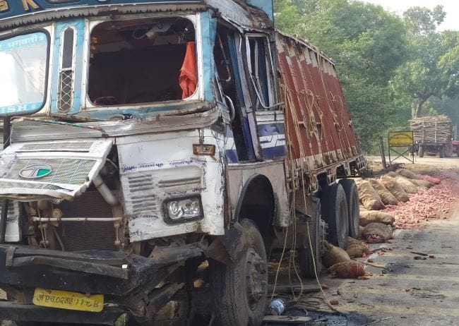 four people die in accident while going to holy place