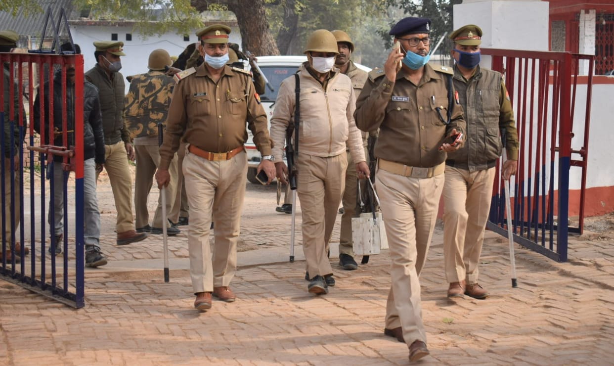 Two groups of prisoners clashed in Jaunpur jail, heavy force reached