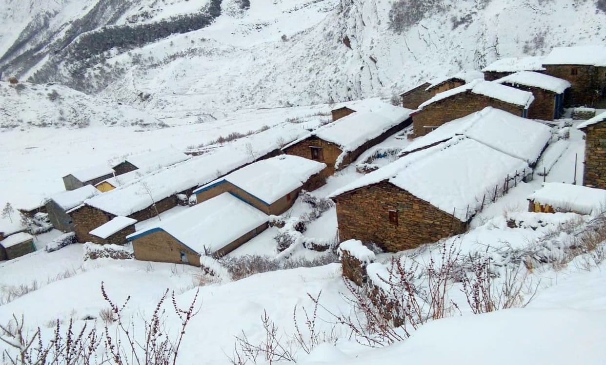 Snowfall in Munsyari