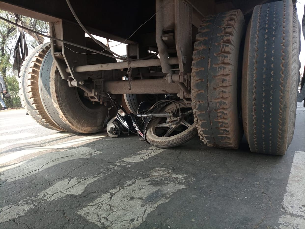 bike accident during overtake, man injured