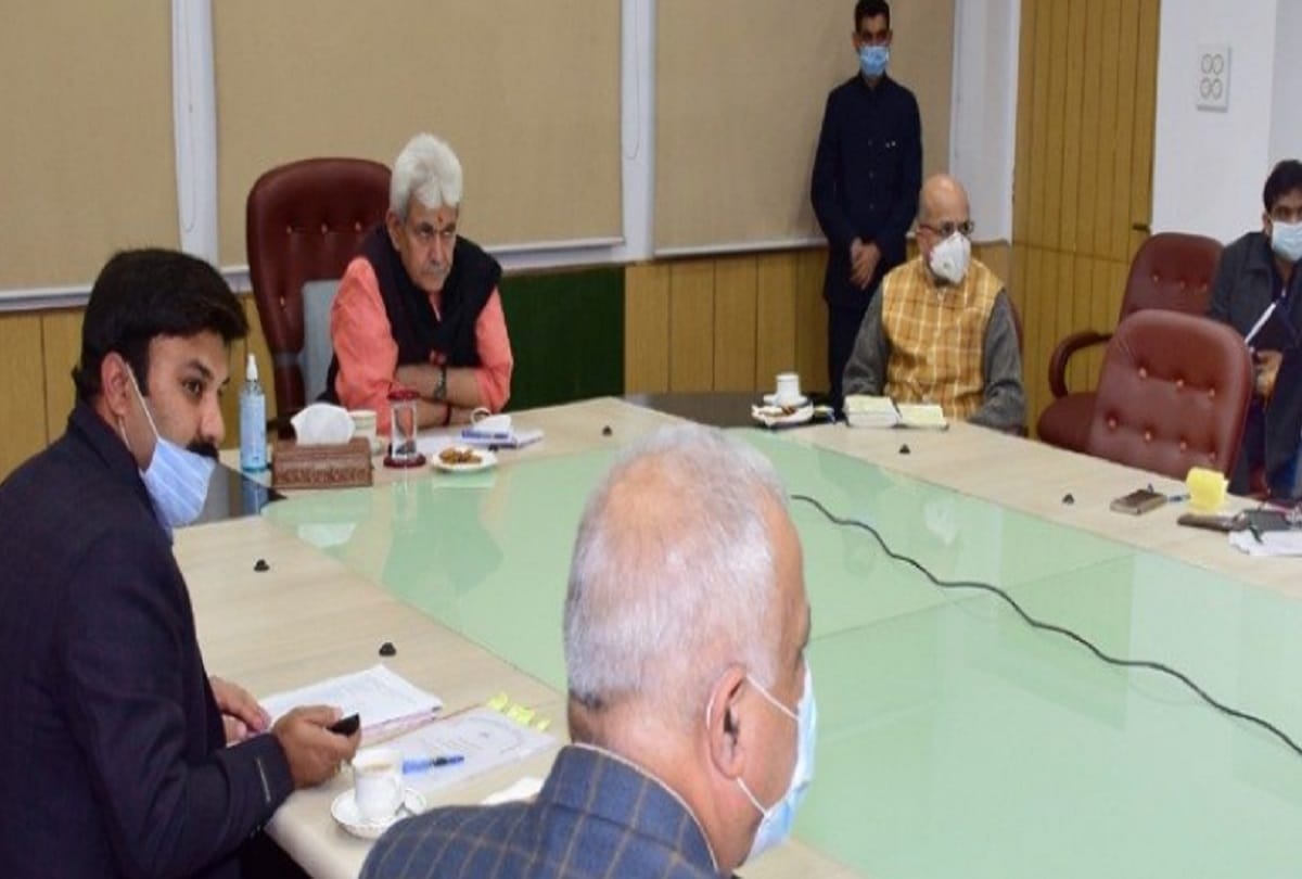 Lieutenant Governor Manoj Sinha ordered Deputy Commissioner to asked people to follow Corona SOP