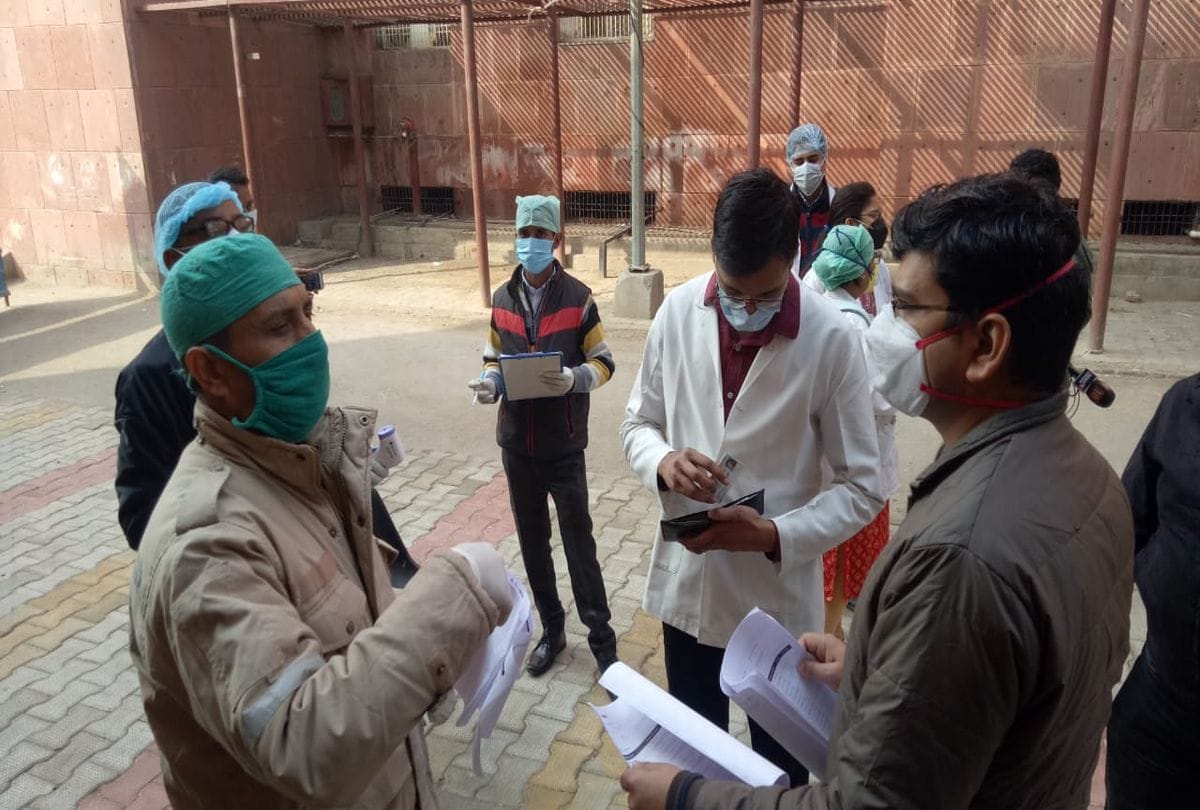 Covid-19 Vaccination Dry Run In Sn Medical College Agra