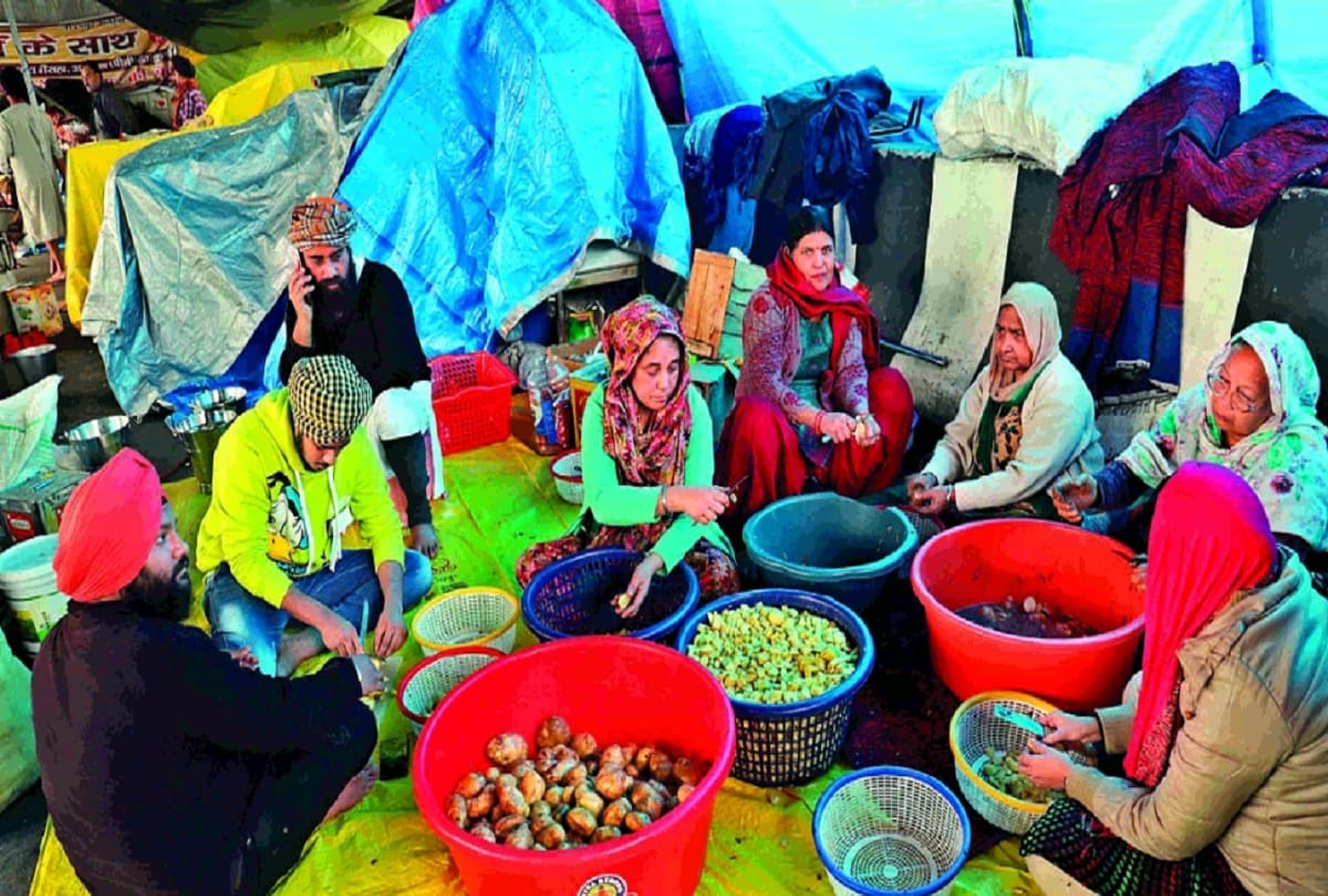 Kisan andolan news: Four thousand chapatis are made every hour with a modern machine