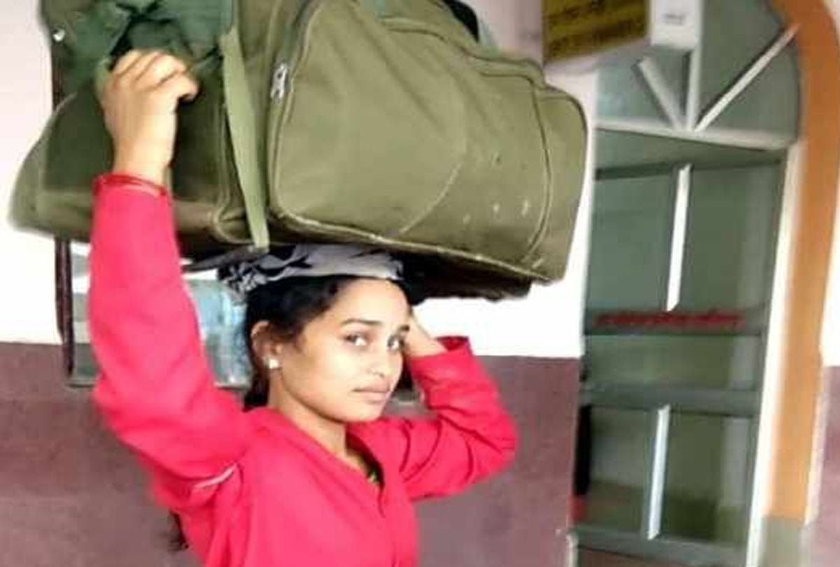 woman from Bundelkhand becomes Coolie, Gave this big message